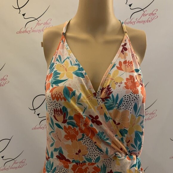 BCBGeneration. Size S-M?? See measurements. Knee Length Halter Dress. B80. - Picture 2 of 7